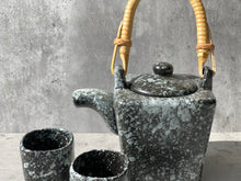 Load image into Gallery viewer, Bamboo Handled Square Tea Set with Square Cups
